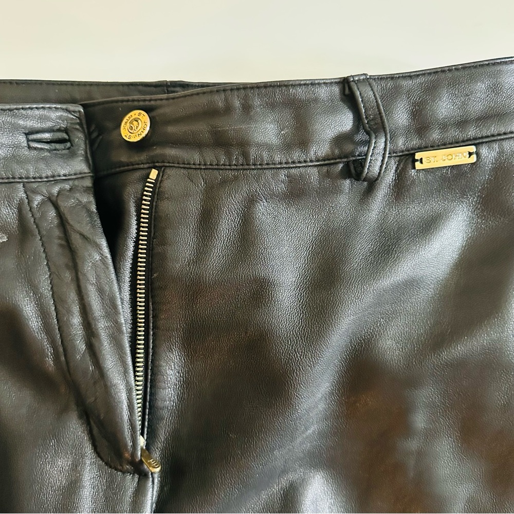 St. John Black Straight Leg Jeans Sleek Design - Picture 2 of 5